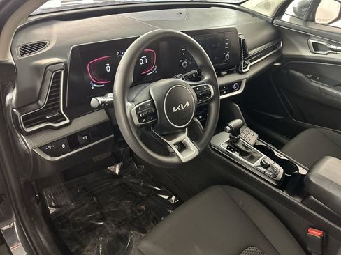 Used 2025 Kia Sportage LX FWD image 12