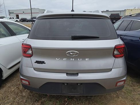 Used 2023 Hyundai Venue SEL w/ Cargo Package image 4