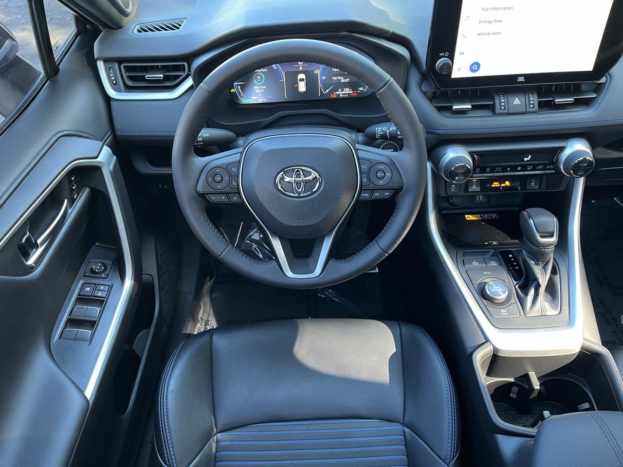 Used 2023 Toyota RAV4 XSE AWD/4WD image 4