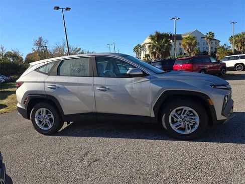 New 2026 Hyundai Tucson SE image 8