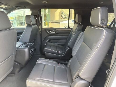 Used 2023 Chevrolet Suburban Premier image 30