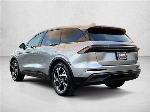 Used 2024 Lincoln Nautilus Premier w/ Jet Appearance Package image 13