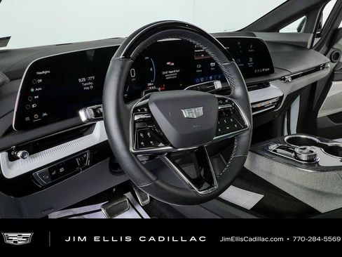 Certified 2025 Cadillac Optiq Luxury 1 AWD/4WD image 4