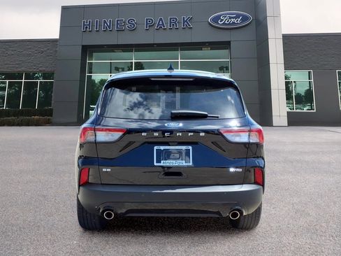 Used 2022 Ford Escape SE w/ SE Sport Appearance Package AWD/4WD image 6