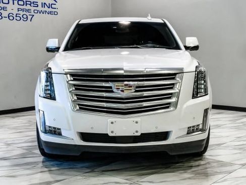 Used 2020 Cadillac Escalade Platinum RWD image 9