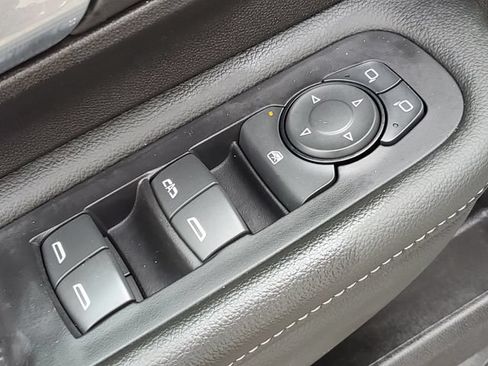 Used 2024 GMC Terrain SLE w/ Driver Convenience Package AWD/4WD image 18