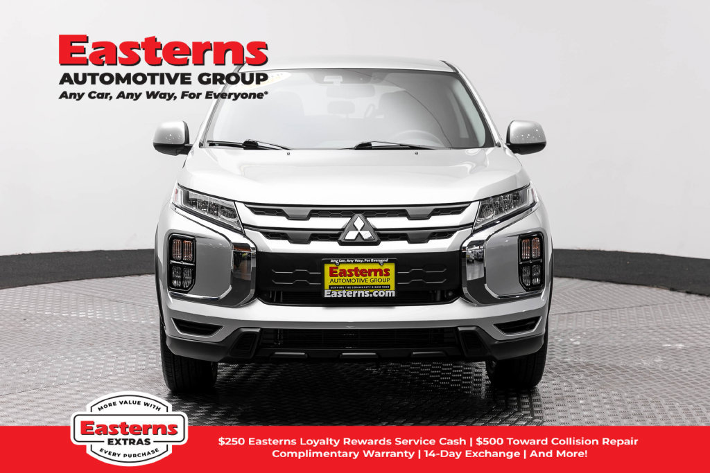 Used 2025 Mitsubishi Outlander Sport SE AWD/4WD image 3