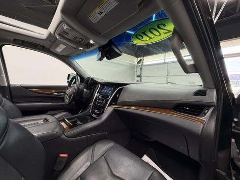 Used 2019 Cadillac Escalade Luxury image 22