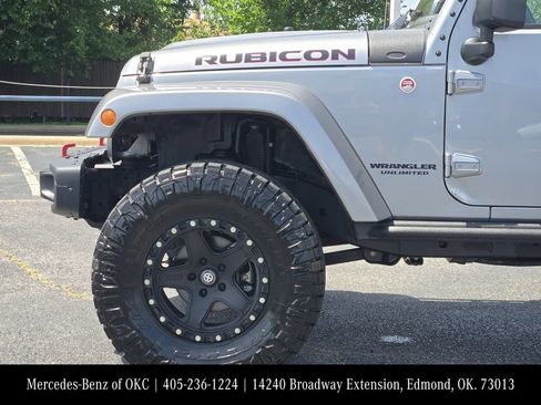 Used 2015 Jeep Wrangler Unlimited Rubicon AWD/4WD image 6