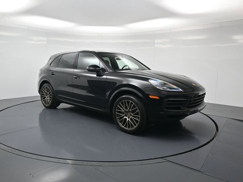 Used 2023 Porsche Cayenne S Platinum image 32