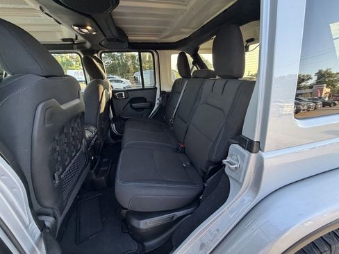 Used 2023 Jeep Wrangler Unlimited Rubicon 4xe AWD/4WD image 18