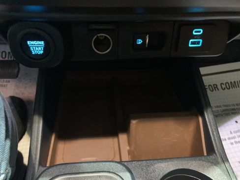 Used 2023 Ford Maverick Lariat w/ Equipment Group 500A Standard image 28