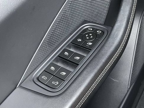 Certified 2024 Porsche Macan Turbo Electric AWD/4WD image 38