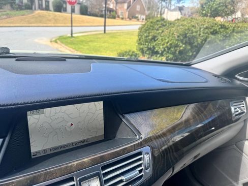Used 2014 Mercedes-Benz CLS 550 w/ Premium 1 Package image 37