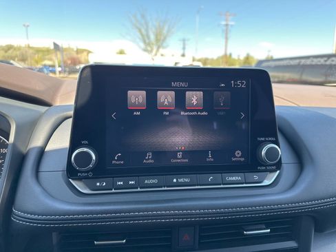 Used 2023 Nissan Rogue SV AWD/4WD image 44