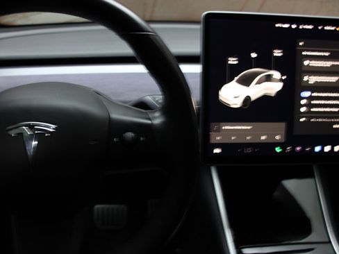 Used 2020 Tesla Model Y Performance image 19