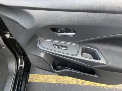 Used 2021 Nissan Versa SV image 41