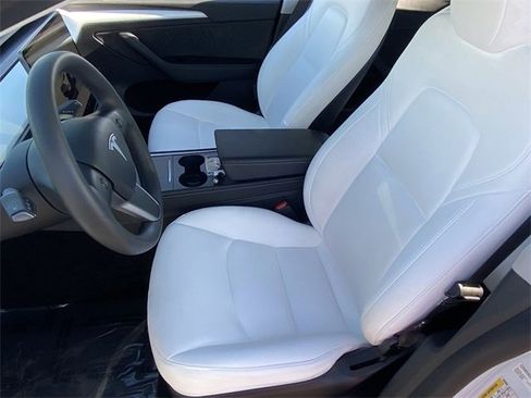 Used 2023 Tesla Model Y Long Range image 20