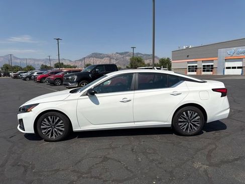 Used 2026 Nissan Altima 2.5 SV FWD image 14