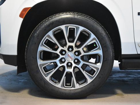 Used 2023 GMC Yukon Denali AWD/4WD image 27