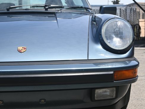 Used 1987 Porsche 911 Carrera RWD image 30
