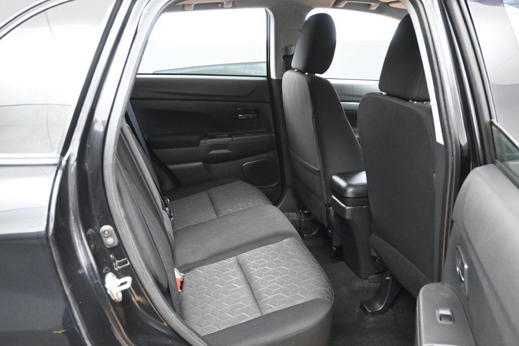 Used 2021 Mitsubishi Outlander Sport ES FWD image 21