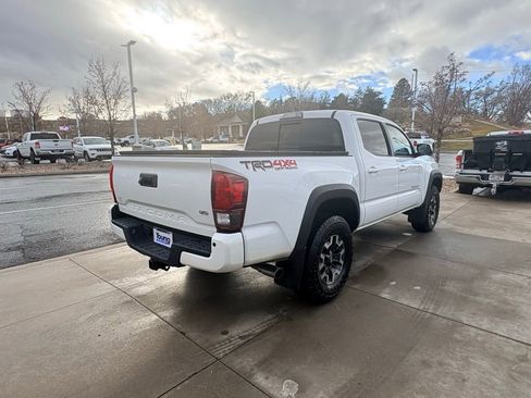 Used 2018 Toyota Tacoma TRD Off-Road image 5