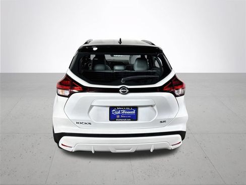 Used 2023 Nissan Kicks SR w/ SR Premium Package FWD image 7