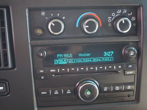Used 2018 Chevrolet Express 2500 Extended w/ Communications Package RWD image 33