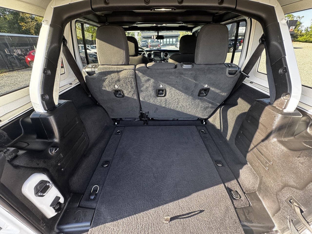 Used 2021 Jeep Wrangler Unlimited Sport AWD/4WD image 15