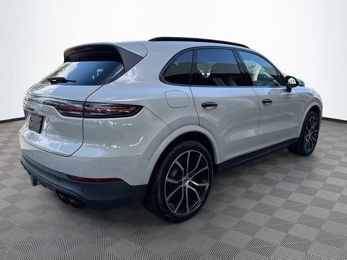 Used 2023 Porsche Cayenne Platinum Edition image 6
