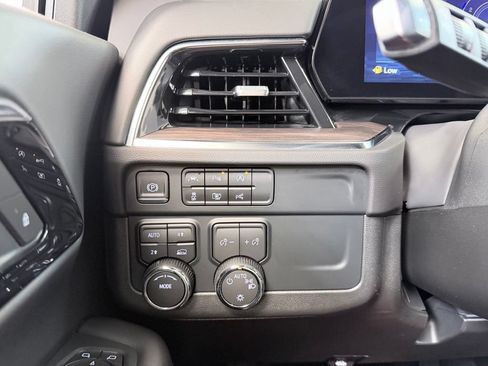 Used 2025 Chevrolet Suburban LS AWD/4WD image 42