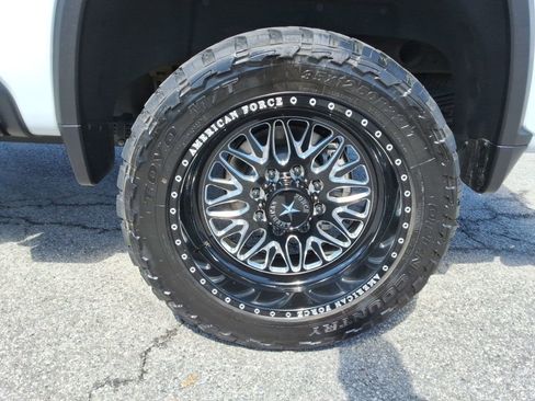 Certified 2024 Chevrolet Silverado 2500 LTZ w/ LTZ Plus Package image 14