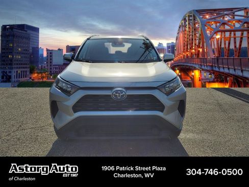 Used 2022 Toyota RAV4 LE image 8