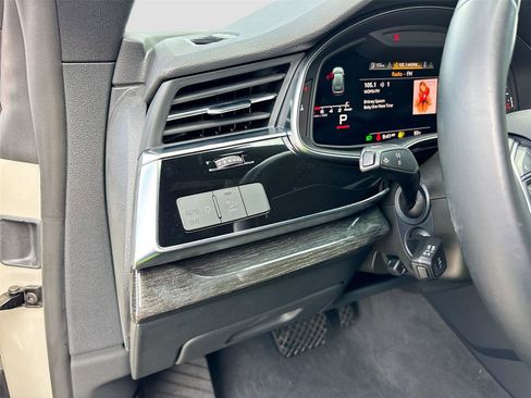 Used 2021 Audi Q8 Premium Plus w/ Premium Plus Package AWD/4WD image 11