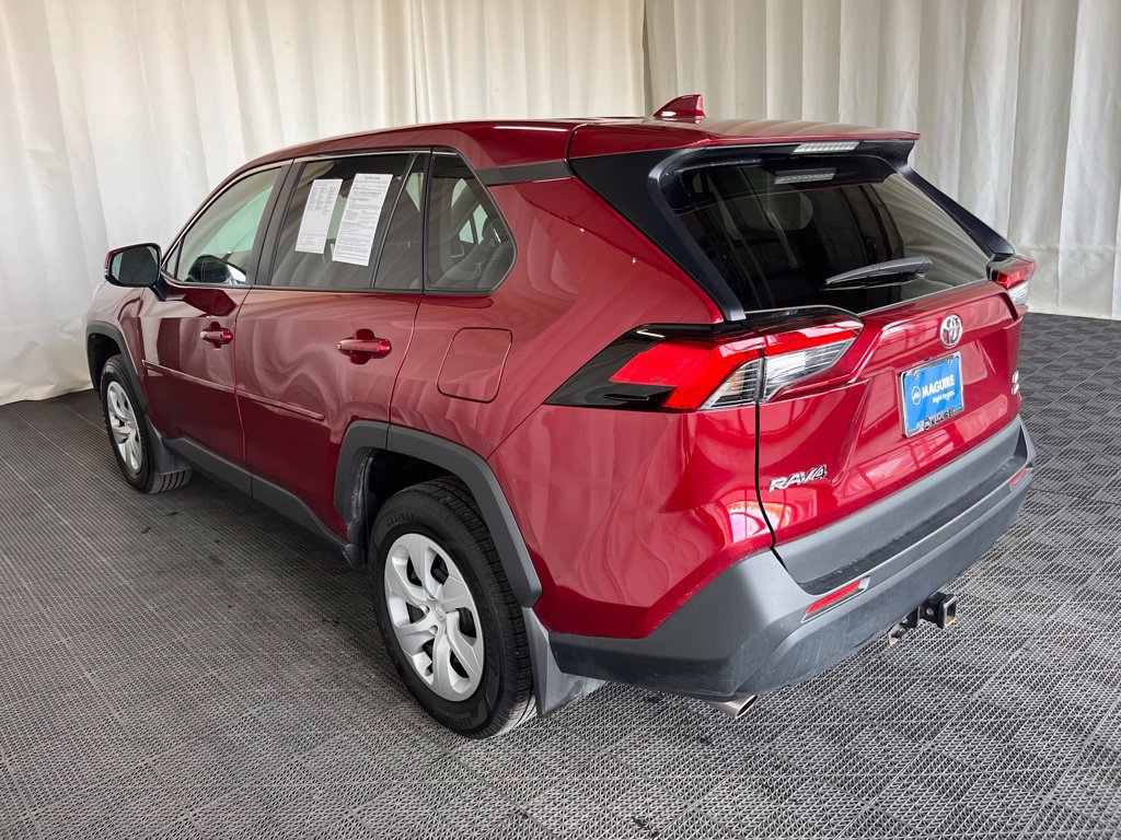 Used 2024 Toyota RAV4 LE AWD/4WD image 29