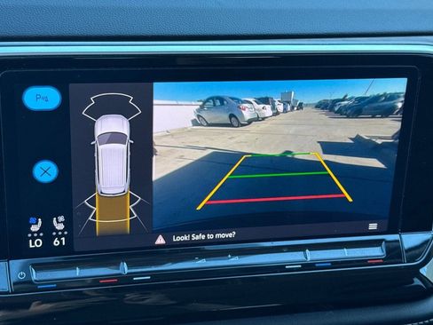 Used 2024 Volkswagen Atlas SE image 16