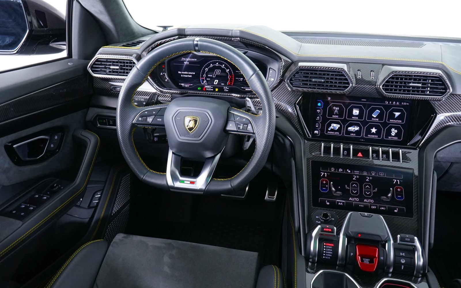 Used 2022 Lamborghini Urus AWD/4WD image 24