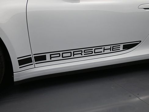 Certified 2025 Porsche 911 Carrera image 15