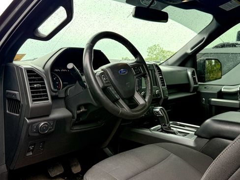 Used 2018 Ford F150 XLT w/ Equipment Group 302A Luxury AWD/4WD image 9