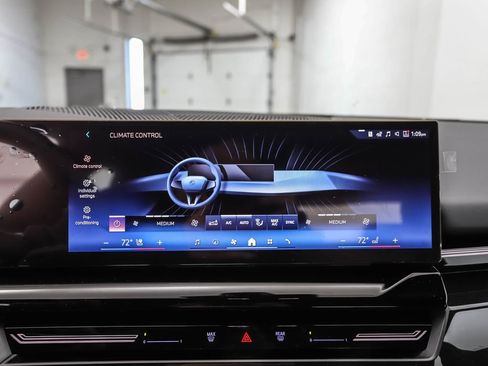 Certified 2025 BMW 530i xDrive 530i xDrive w/ Premium Package image 14