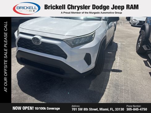 Used 2019 Toyota RAV4 LE image 1