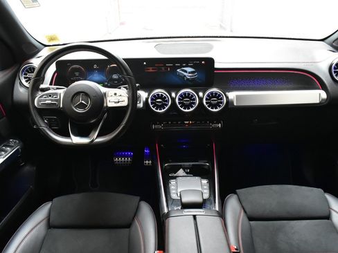 Used 2022 Mercedes-Benz EQB 300 4MATIC image 26