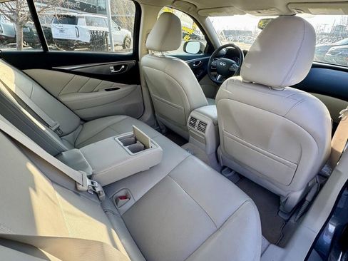 Used 2016 INFINITI Q50 Premium w/ Driver Assistance Package image 13