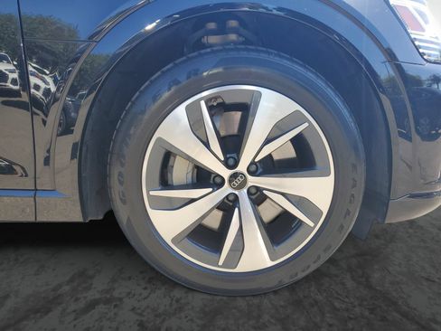 Used 2024 Audi Q8 e-tron Premium AWD/4WD image 6