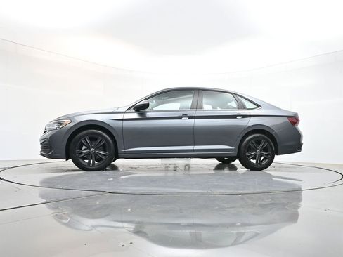 Used 2023 Volkswagen Jetta SE FWD image 36