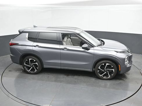 Used 2023 Mitsubishi Outlander SEL AWD/4WD image 35