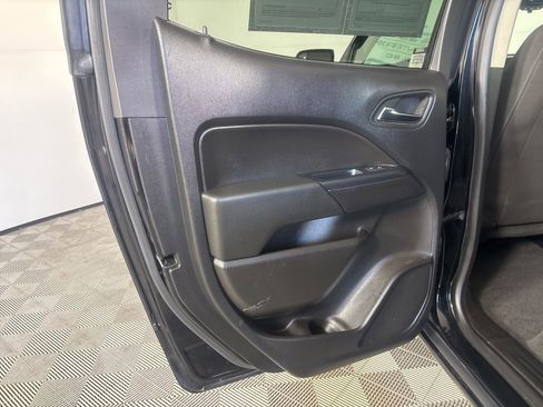 Used 2020 Chevrolet Colorado LT w/ Safety Package image 24