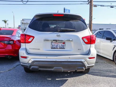 Used 2019 Nissan Pathfinder SV image 6