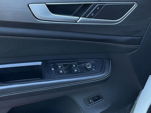 Used 2024 Volkswagen Atlas Cross Sport SE image 12